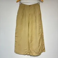 GU ベージュ ワイドパンツ プリーツ入り レディース　Mサイズ 春夏　涼しい