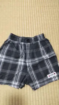 BeBe　短ズボン　110センチのサムネイル