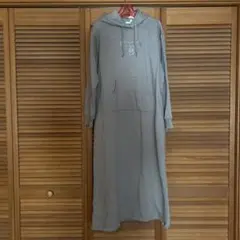 フード付きグレー長袖ロングワンピース　ROXY 新品未使用　Lサイズ