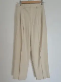 タックワイドパンツ ユニクロ　M クリーム