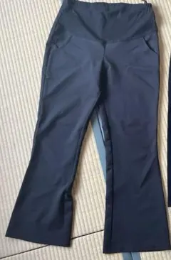 マタニティ ブラック フレアパンツ