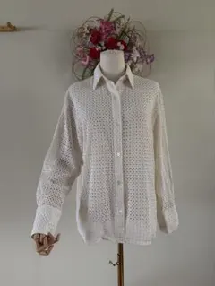 透かし編みオフホワイト長袖シャツ