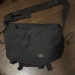 PUMA プーマ　メッセンジャーバッグ　スリングバッグ　y2k