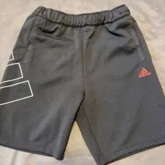 adidas 黒 ハーフパンツ150