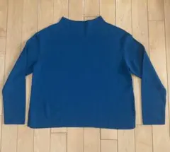 青い長袖ニット Mサイズ