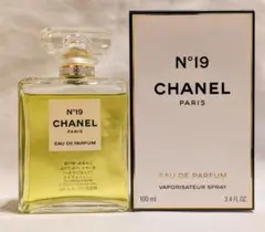 シャネル N°19オードゥ パルファム（ヴァポリザター）