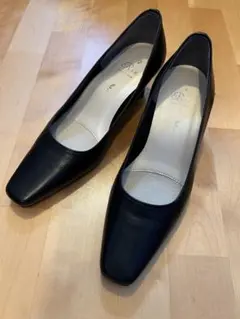 【RIZ RAFFINEE　②　シンプルパンプス　23.5㌢　★　美品】のサムネイル