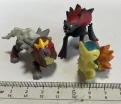 ポケモン　ゾロアーク エンテイ ヒノアラシのサムネイル