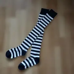 キッズ用黒と白ストライプロングソックス