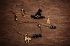値下げしました！魔女と黒猫 アンティーク調アクセサリーセット