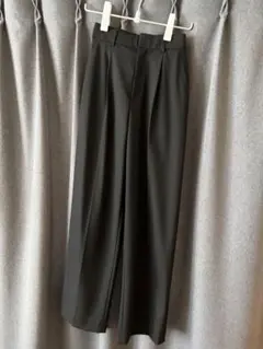 ユニクロ　タックワイドパンツ　※丈長め