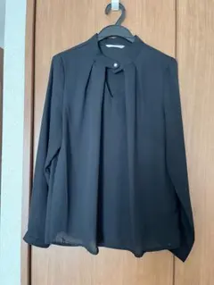 【韓国風オフィスコーデに！】ブラック　ブラウス