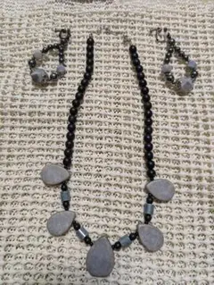 ネックレス・イヤリングセット