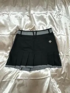 稀少SS58サイズ　DESCENTGOLF（デサントゴルフ）黒のプリーツスカート