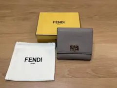 FENDI ピーカブー セレリア ステッチ 二つ折り財布 フェンディ