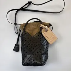 【セール中！】mode et Jacomoレーザーカットミニバケットバッグ
