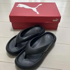美品　PUMA 厚底 サンダル 23 ブラックのサムネイル