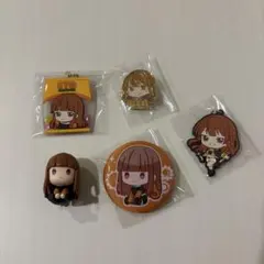 カラフルピーチえと　缶バッジ　ピンバッジ　キーホルダー