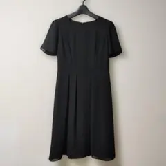 ブラック Aライン ドレス 半袖