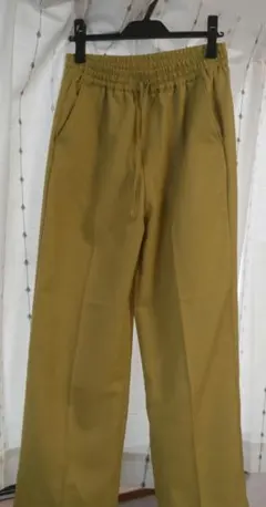 マスタードカラー ワイドパンツ