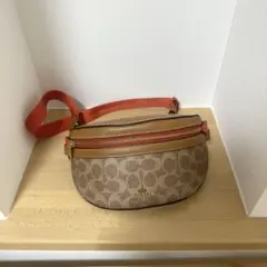 新品・未使用　COACH ボディバック