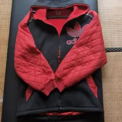 adidas パーカー　キルティングコートジャケット 黒/赤