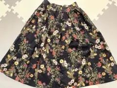 アーバンリサーチドアーズ　ひざ丈スカート　花柄