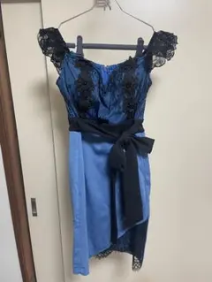 青と黒のレースオフショルダーミニドレス