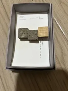 コンクリートと木材のブローチ Lサイズ