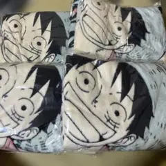 モスバーガー　2024 福袋　大きなふわふわブランケット　ONE PEACE