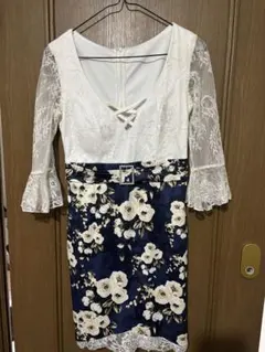 エレガントな花柄ドレス