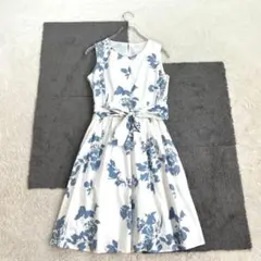 ⭐️ルーミーズ【F】白×青 花柄 ノースリーブワンピース ウエストリボン 綿のサムネイル