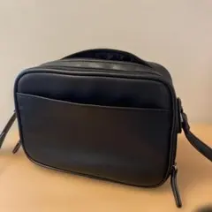 ブラック合成皮革ショルダーバッグ