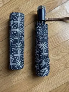Tory Burch 折りたたみ傘 ネイビー/ホワイト 2026年最新】Tory Burch レディース傘の人気アイテム - メルカリ