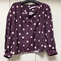 最終価格！ZARA❤︎カッティングが綺麗なデザイントップス⭐︎超美品！のサムネイル