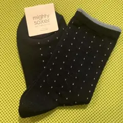 タビオ株式会社　mighty soxer 紺色　ドット柄ソックス 22-24cm