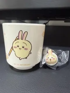 くら寿司　ちいかわ　うさぎ　湯呑み　キーホルダー