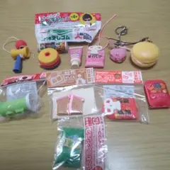 値下げしました。訳あり。おもしろ消しゴムとストラップまとめ売り