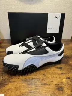 PUMA スパイクソールスニーカー ホワイト
