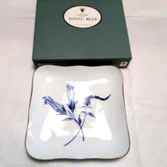 深川製磁　KIMIJIMA ROYAL BLUE プレート波型菓子器のサムネイル