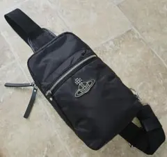 ☆極美品☆Vivienne Westwood ウエスト ボディバッグ オーブ - メルカリ
