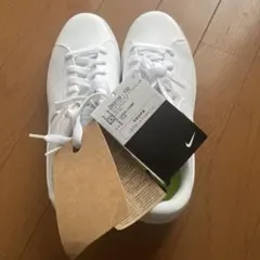 【Nike】新品 ウィメンズコートロイヤル2NN（24.5cm）