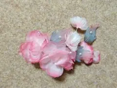 和装小物 ピンクとグレーの花髪飾り