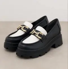 ６月限定SALE‼️【新品同様】AZUL BY MOUSSY ローファー厚底のサムネイル