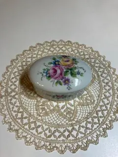 リモージュ　花柄小物入れ 蓋付きのサムネイル