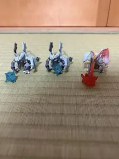 ポケモン　ブラックキュレム、ホワイトキュレムのミニフィギュア