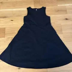 UNIQLO 黒 ノースリーブワンピース 150