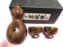 「ゆめ太閤」 丹波立杭焼ぐい呑セット 未使用品 　(徳利２本ぐい呑み茶碗４個)