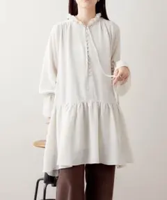 新品【mystic】ジョーゼットフリルミニワンピース（アイボリー）のサムネイル
