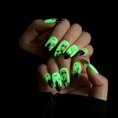 ハロウィン 蛍光 秋 ナイト チップ アーモンド ホラー グリーン セルフネイル